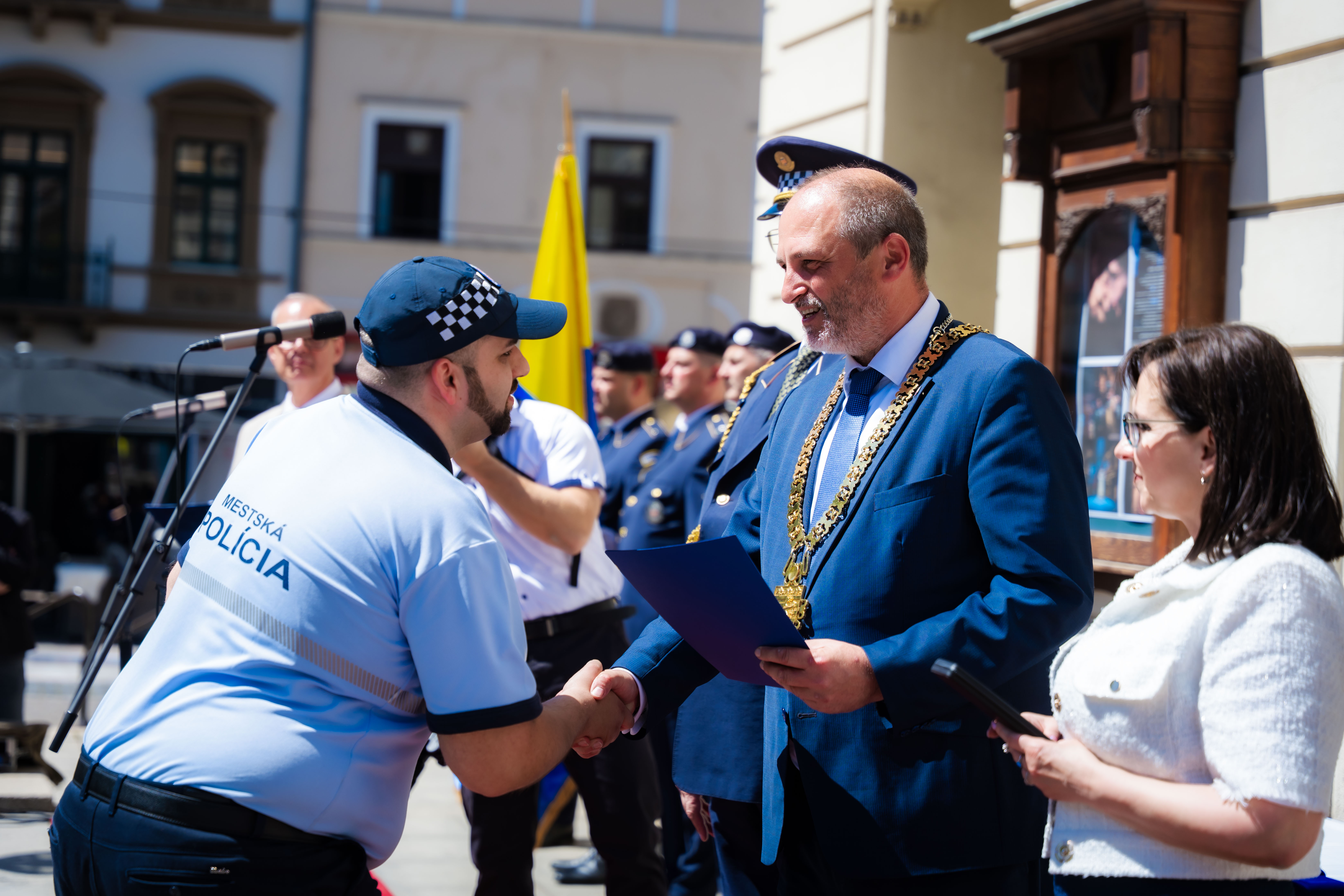 Slavnostne ocenovanie prislusnikov Mestskej policie mesta Kosice -1-76